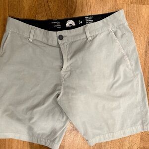 Light Gray Flat-Front Men’s Shorts